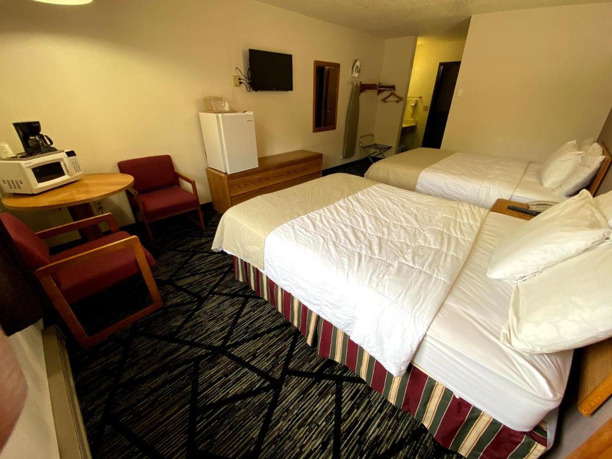 Woodland Inn & Suites Motel Medford