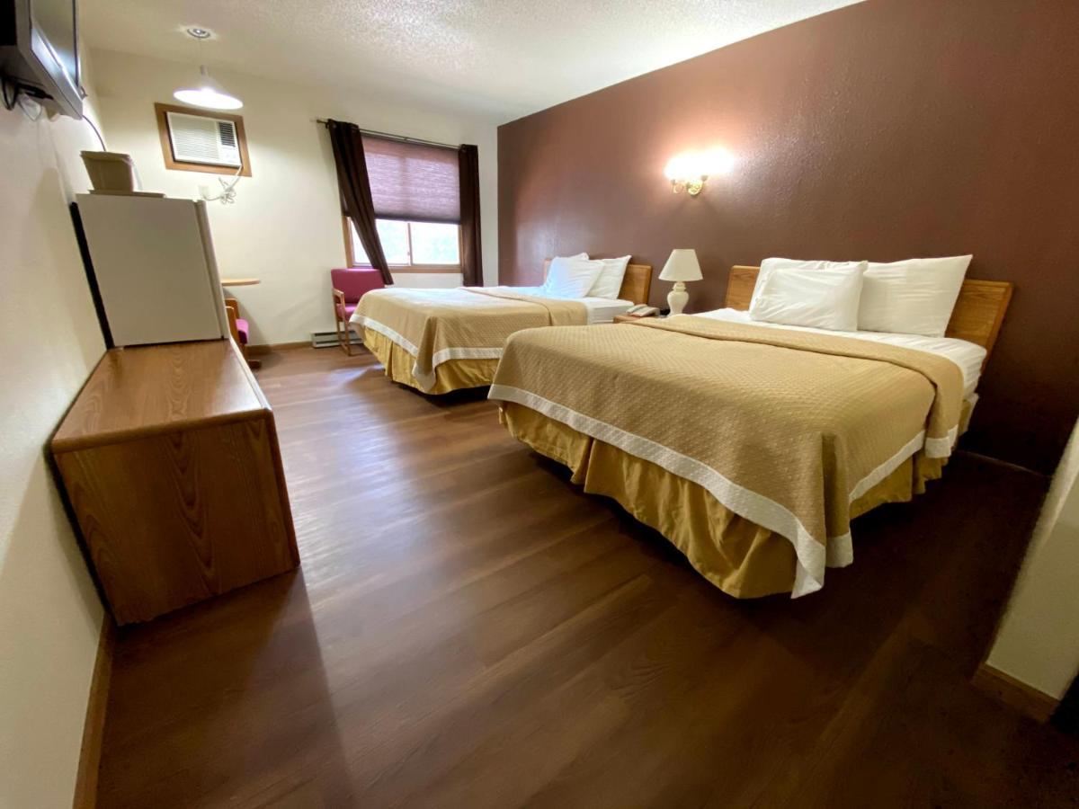 Woodland Inn & Suites Motel