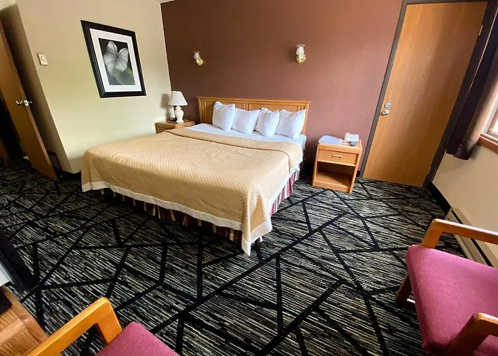 Woodland Inn & Suites