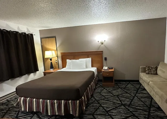 Woodland Inn & Suites