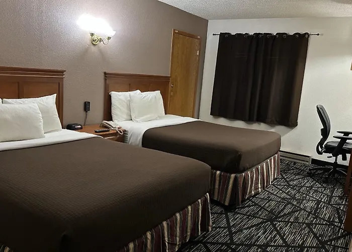 Woodland Inn & Suites