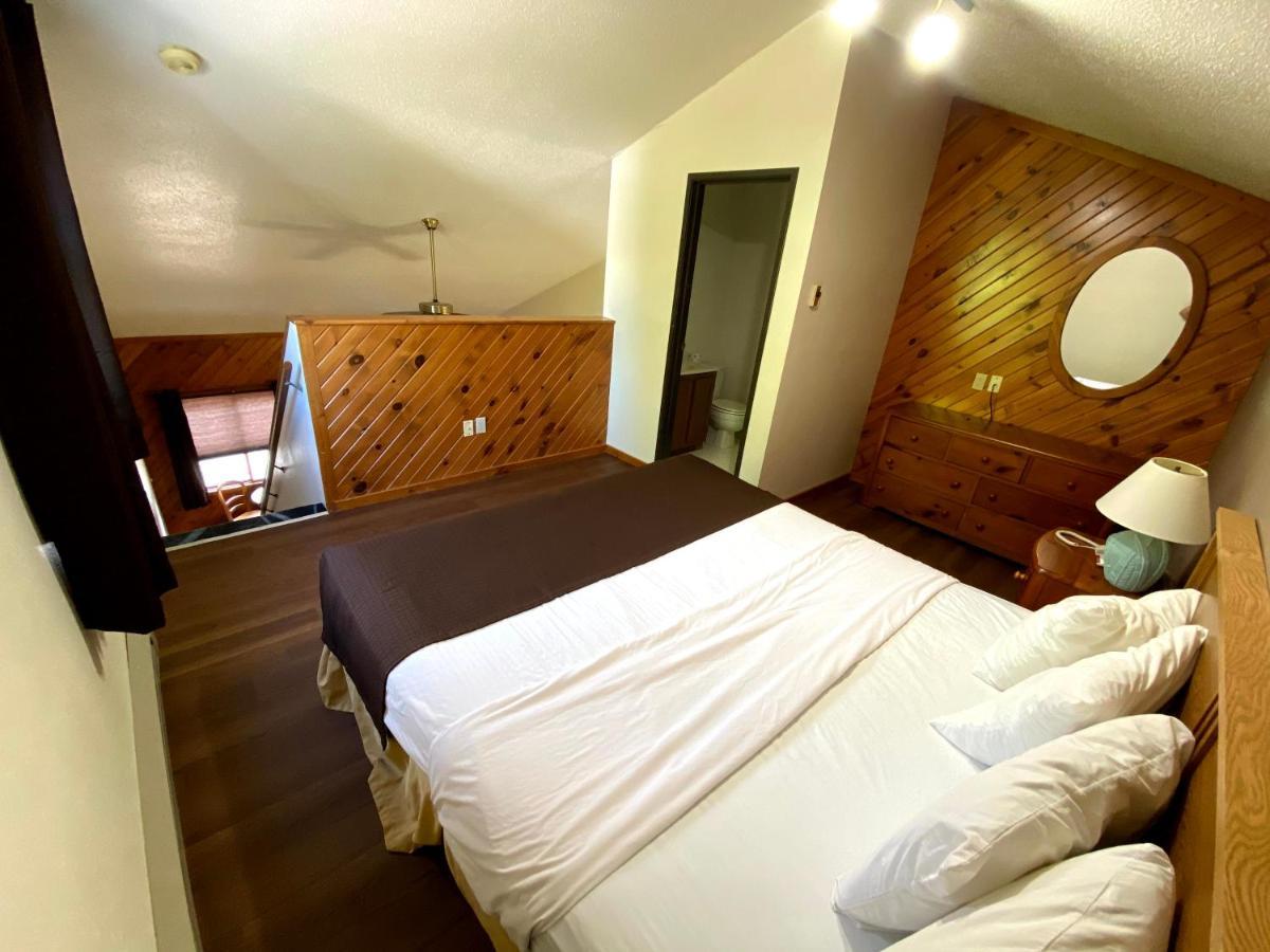 Woodland & Motel Medford