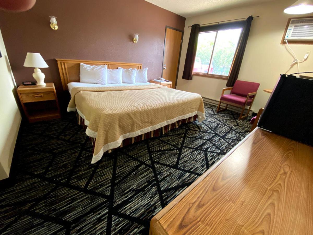 Motel Woodland Inn & Suites Medford