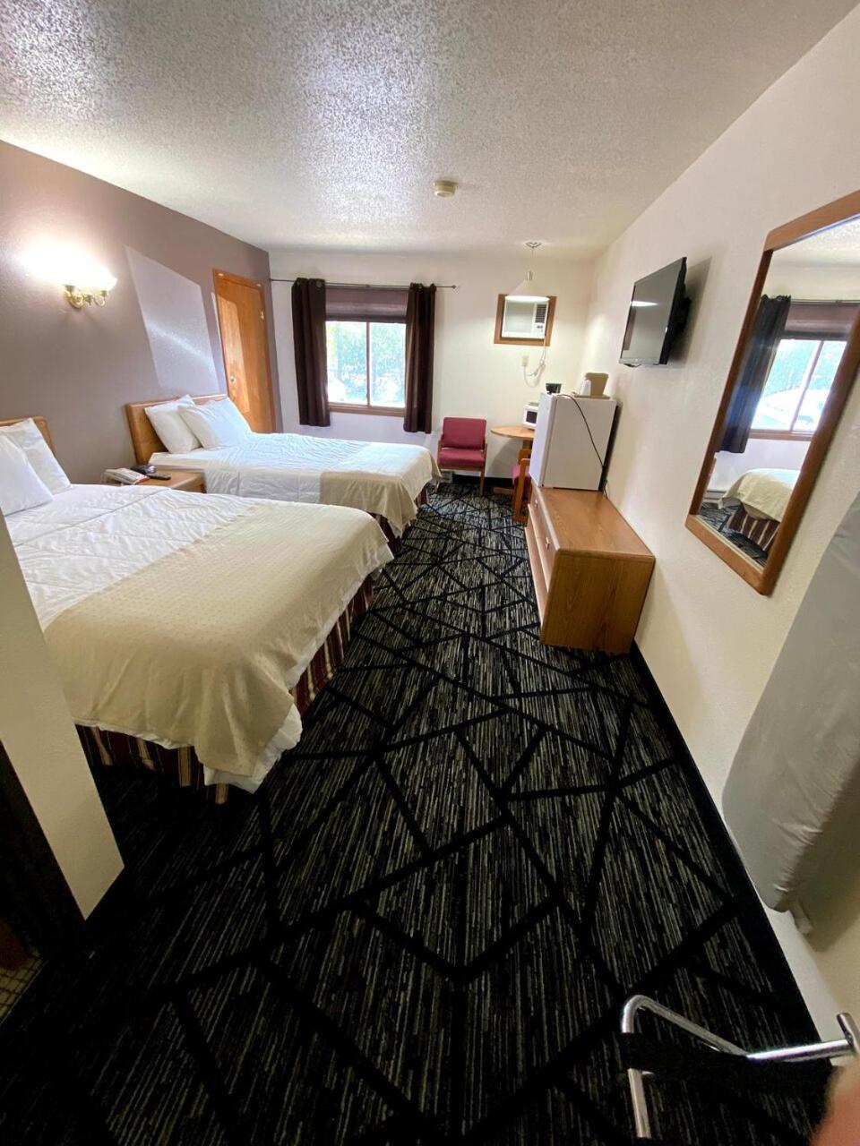 Woodland & Motel