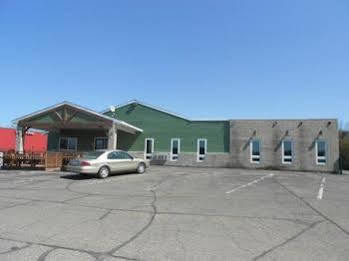 Woodland & Motel